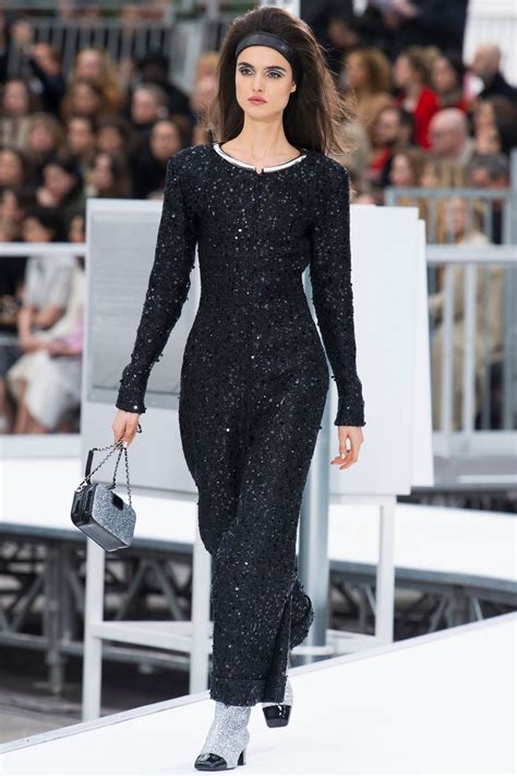 cinture chanel 2017|Chanel fall 2017 dress.